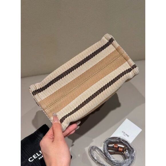 Celine Women Pre-Loved Bag Very Good Condition - Picture 8 of 9